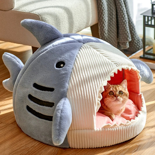 Cama de Tiburón de Lujo para Gatos y Mascotas – Refugio Acolchado y Divertido con Diseño Original