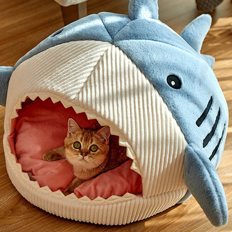 Cama de Tiburón de Lujo para Gatos y Mascotas – Refugio Acolchado y Divertido con Diseño Original
